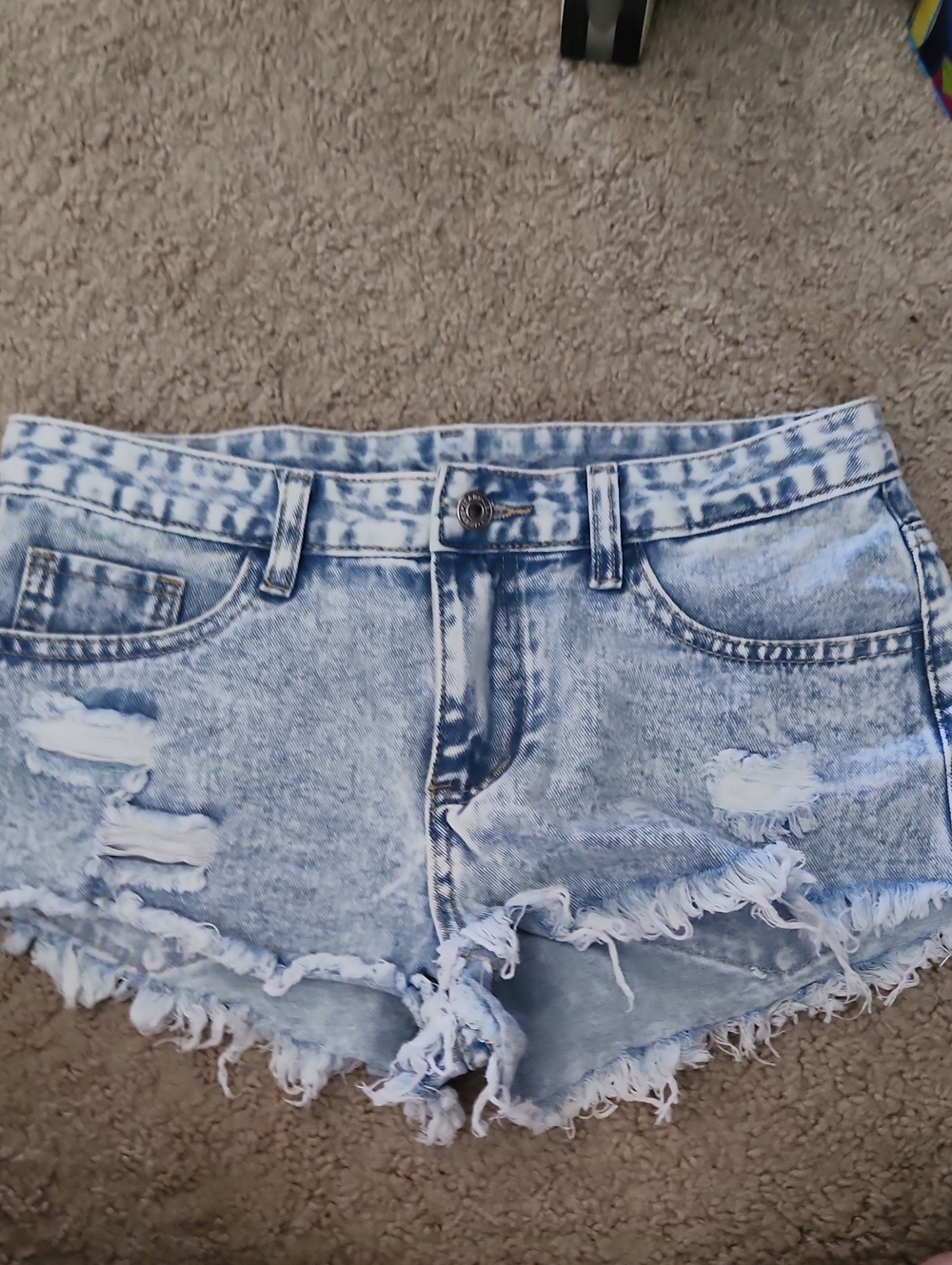 SHEIN Light Wash Distressed Denim Shorts